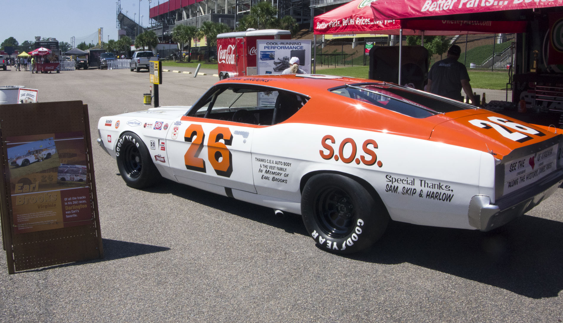 Friday at the Bojangles' Southern 500